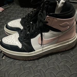 Women’s Nike elevate af1 shoe pink